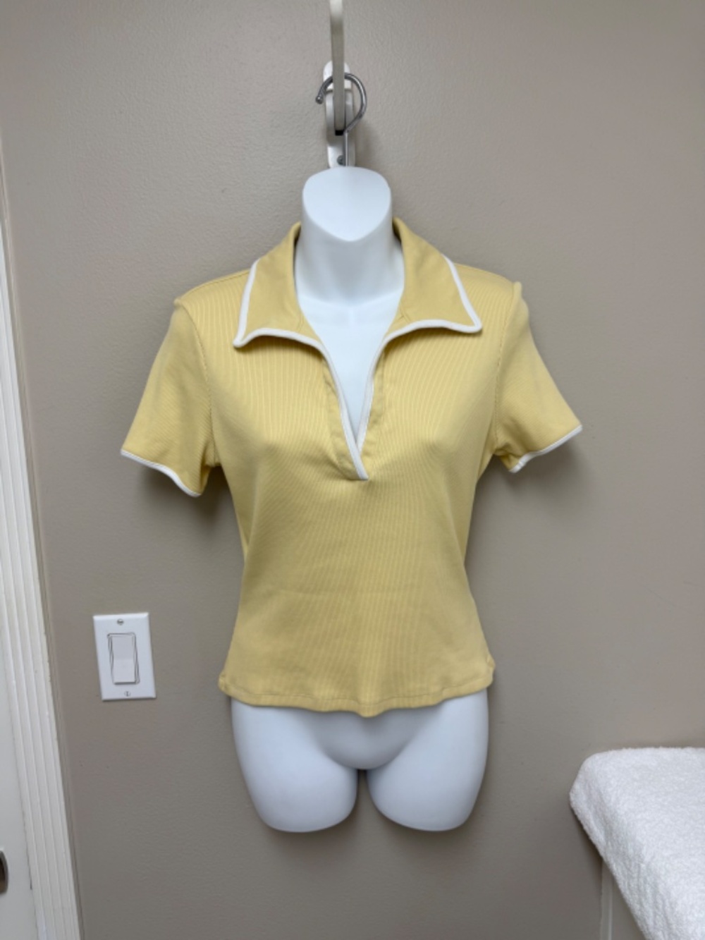 Veronica Beard Kearney Polo Tee w/ Contrast Piping Short Sleeve Yellow Sz S $198
